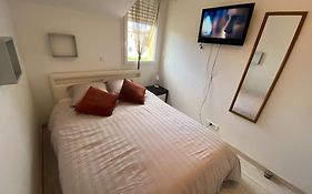 Appartement T3 Individuel Avec Acces Piscine Et Jardin Prives